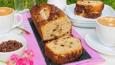 كيكة الموز الكلاسيكي المحشو بالشوكولاتة