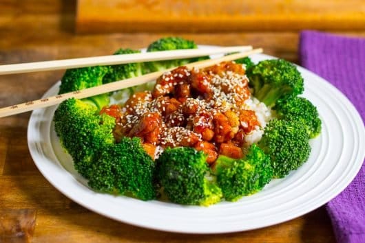 دجاج بوربون مع البروكلي