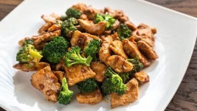 دجاج بوربون مع البروكلي