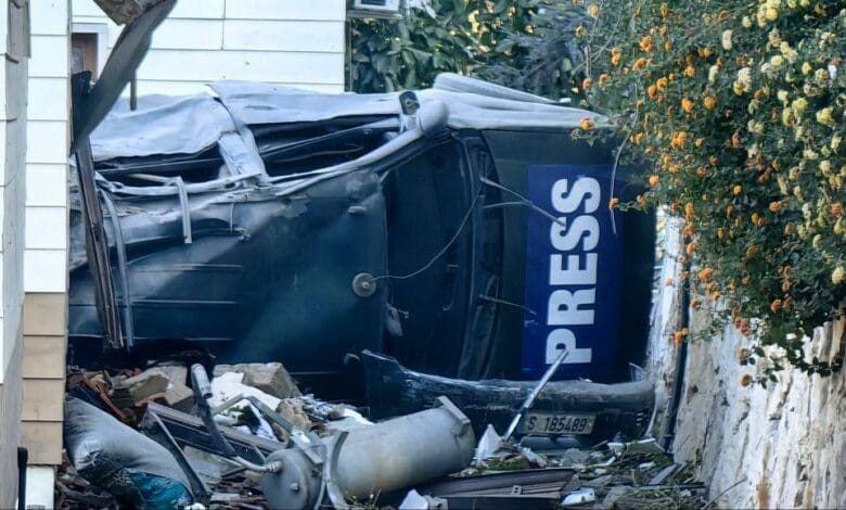 استشهاد ثلاثة صحفيين لبنانيين