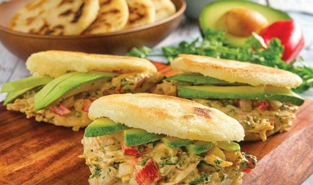 آريبا الدجاج والأفوكادو