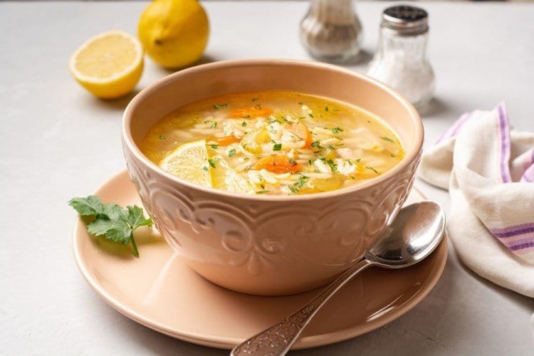 شوربة لسان العصفور والخضار