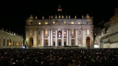 ماذا يحدث عندما يموت بابا الكنيسة الكاثوليكية؟