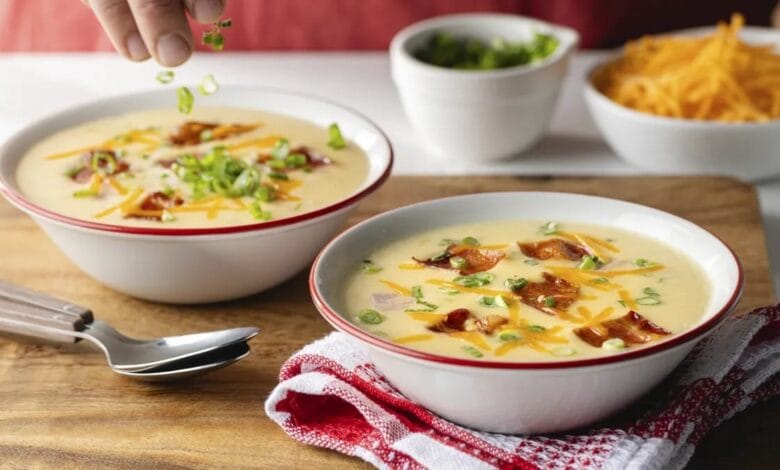 شوربة البطاطا بالأعشاب