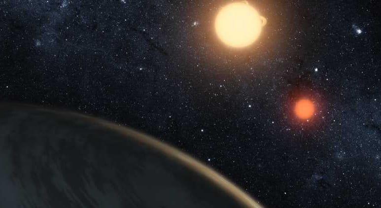 الأرض لديها "6 أقمار"