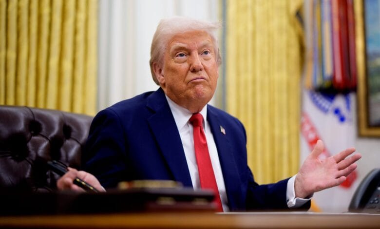 ترامب بكفيكم