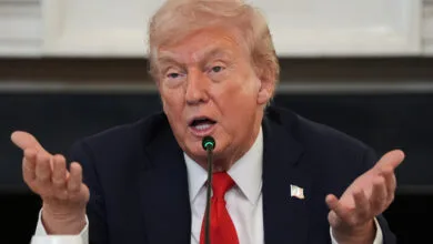 ترامب بكفيكم