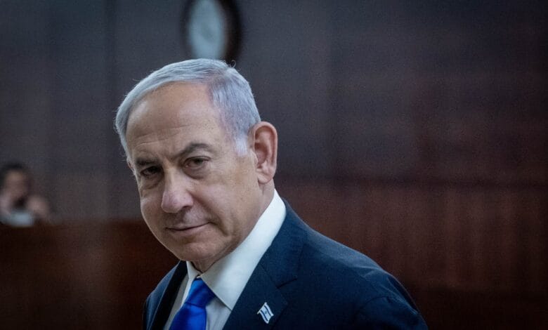 نتنياهو بكفيكم