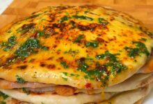 فطيرة البطاط والجبن بالمقلاة