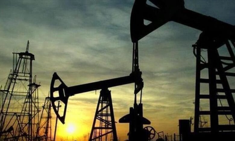 النفط بكفيكم