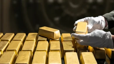 الذهب بكفيكم