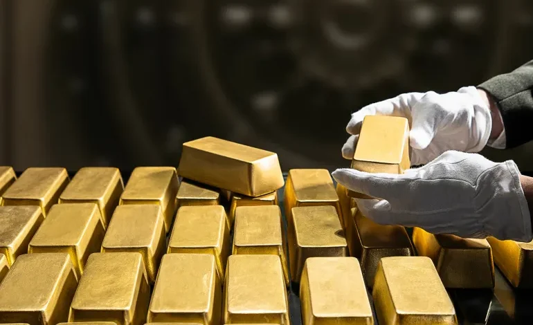 الذهب بكفيكم