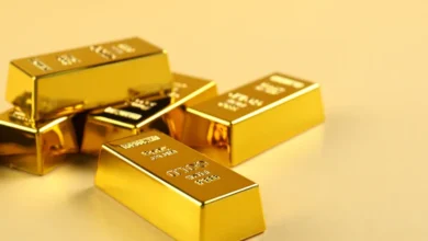 الذهب بكفيكم