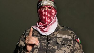 من هو أبو عبيدة 'صوت القسام'؟