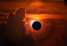 أطول كسوف شمسي منذ 100 عام